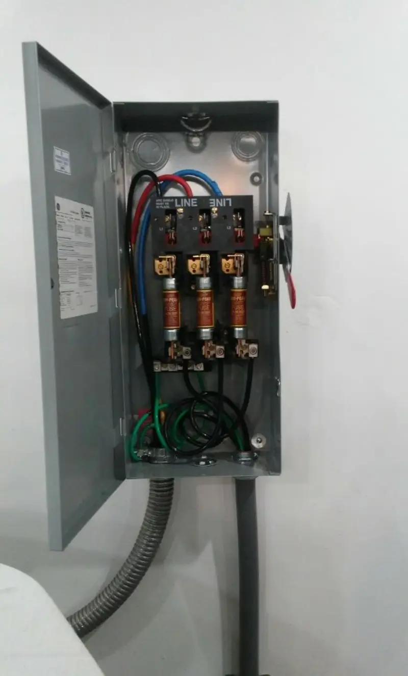 Three-phase disconnect switch installed for Smoke Detector Installation in Kuna